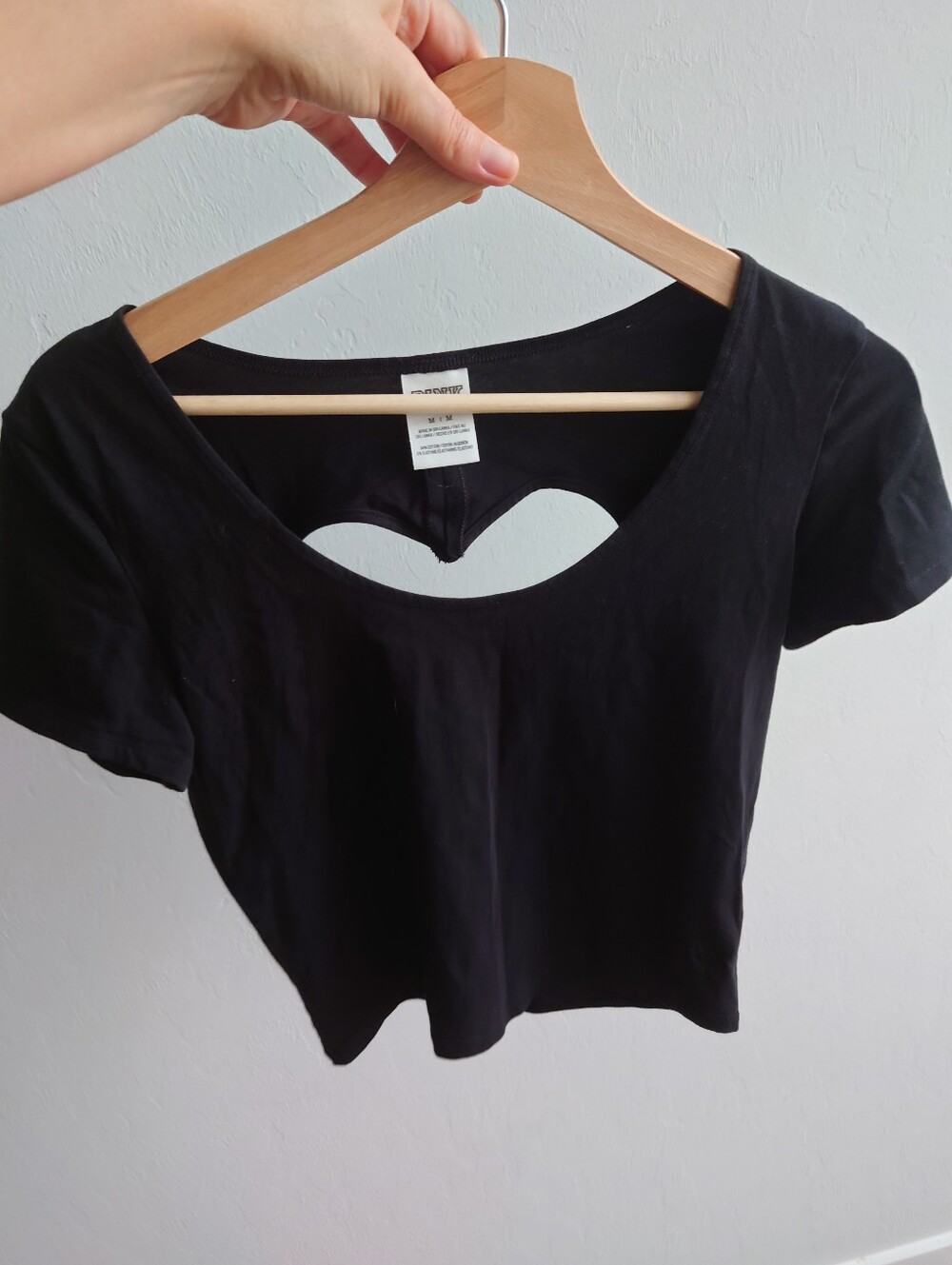 PINK Victoria's Secret Black Scoop-Back Heart Cutout Crop Tee